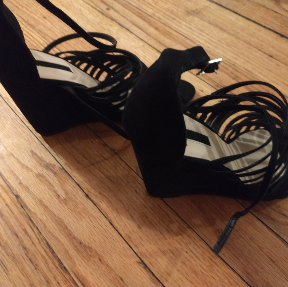 Sandals - Picture 4 of 7